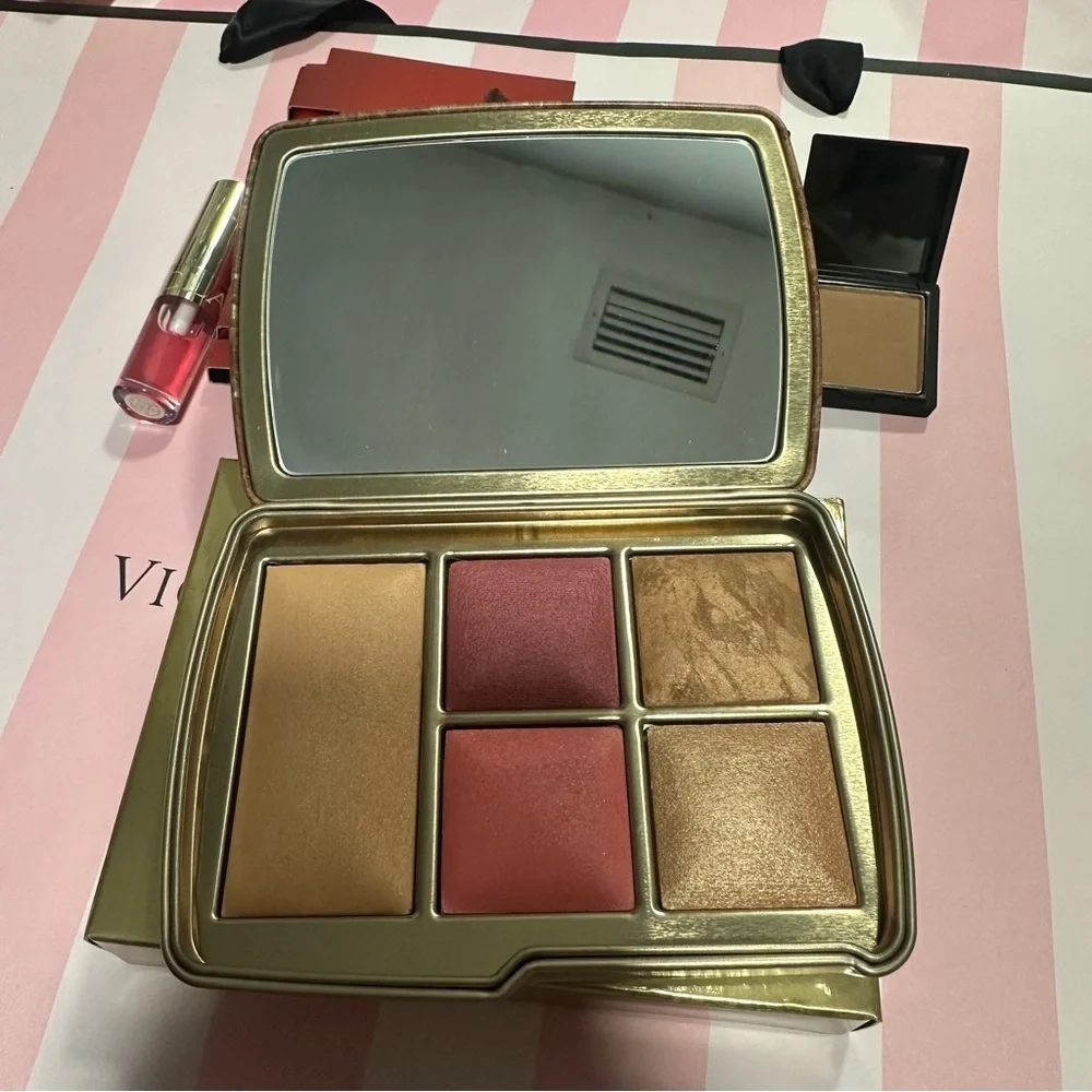 Hourglass Ambient Palette
